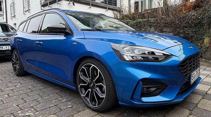 Blau Gebraucht 2019 Ford Focus ST Kombi | 15.000 € (Guter Preis) - Bild 1/4