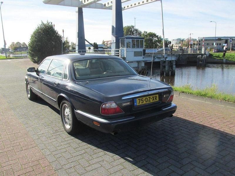 Gebraucht Jaguar XJ Sovereign 237 PS (174 kW) 2000 Blau Limousine