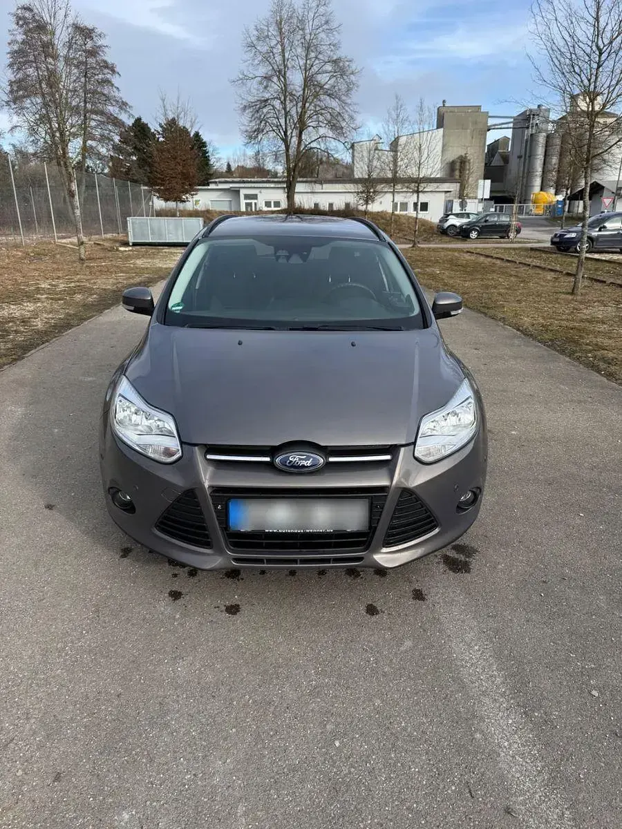 Gebraucht Ford Focus Titanium 116 PS (85 kW) 2012 Grau Kombi