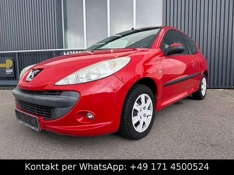 Gebraucht Peugeot 206 Basis 73 PS (53 kW) 2012 Rot Kleinwagen