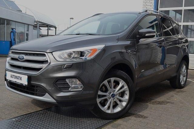 Gebraucht Ford Kuga Titanium 150 PS (110 kW) 2017 Grau SUV