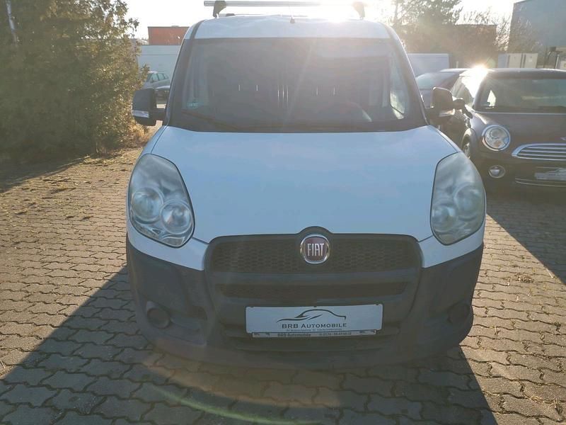 Gebraucht Fiat Doblò Basis 90 PS (66 kW) 2012 Weiß Van / Kleinbus