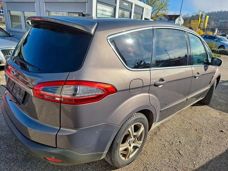 Gebraucht Ford S-MAX Titanium 163 PS (119 kW) 2012 Braun Van / Kleinbus