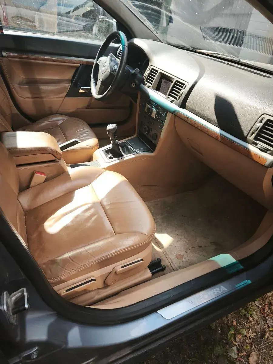 Gebraucht Opel Vectra Edition+ 140 PS (102 kW) 2006 Silber Kombi