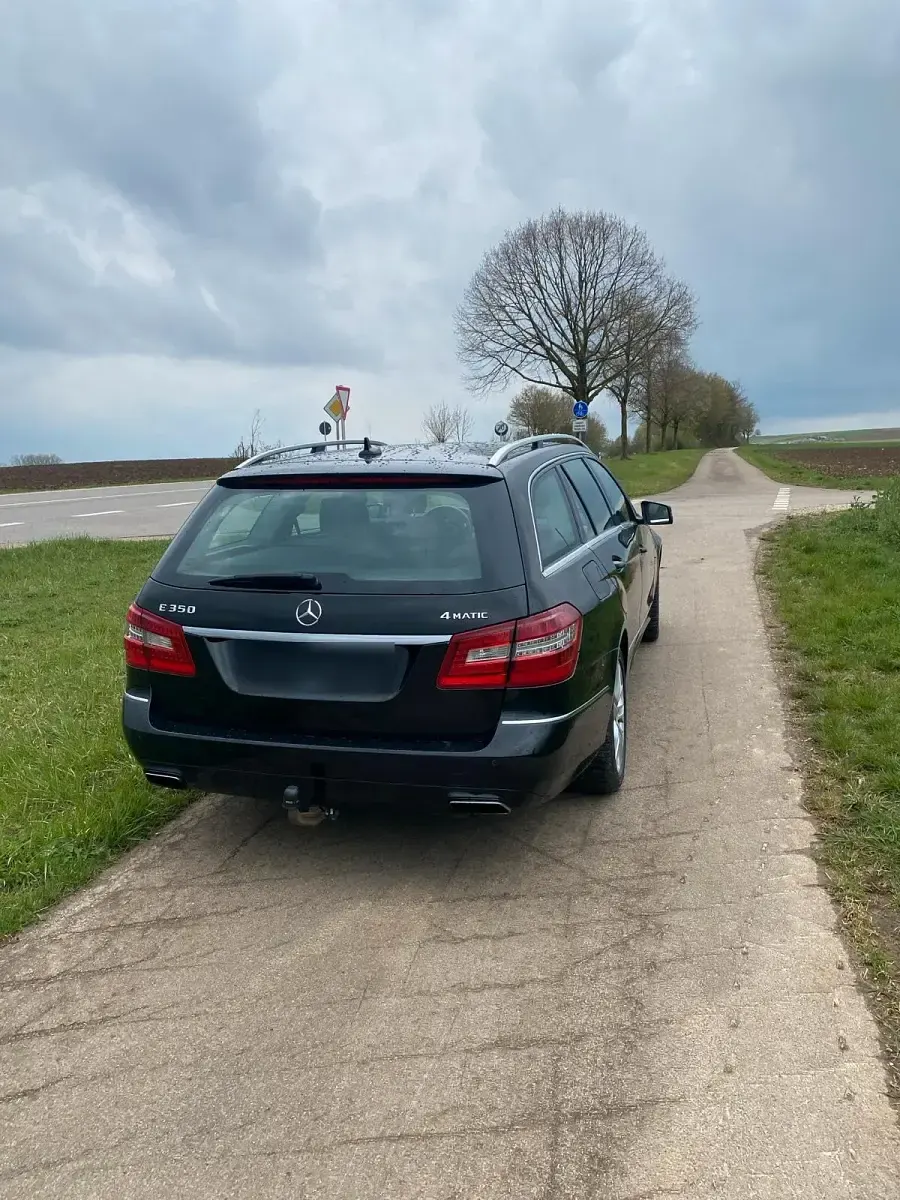 Gebraucht Mercedes E350 265 PS (194 kW) 2012 Schwarz Kombi