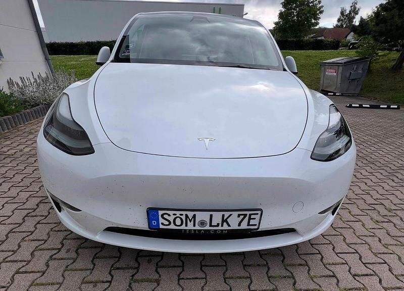 Weiß Gebraucht 2022 Tesla Model Y Performance SUV | 36.400 € (Fairer Preis) - Bild 1/4
