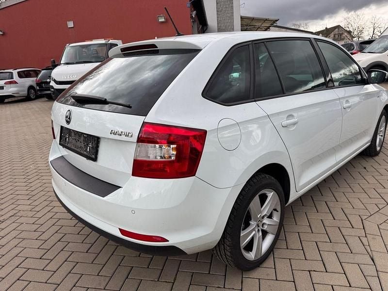 Gebraucht Skoda Rapid Drive 90 PS (66 kW) 2017 Weiß Kleinwagen