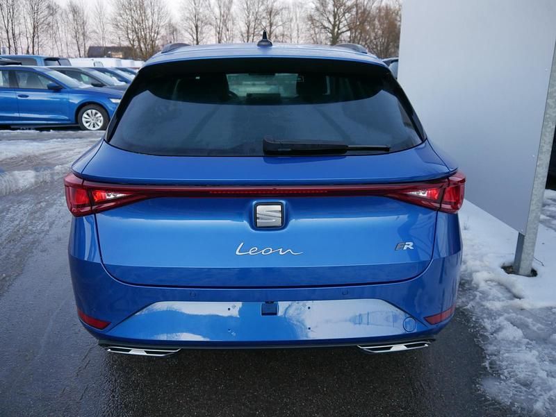 Neu Seat Leon FR 150 PS (110 kW) 2026 Saphir blau metallic Kombi