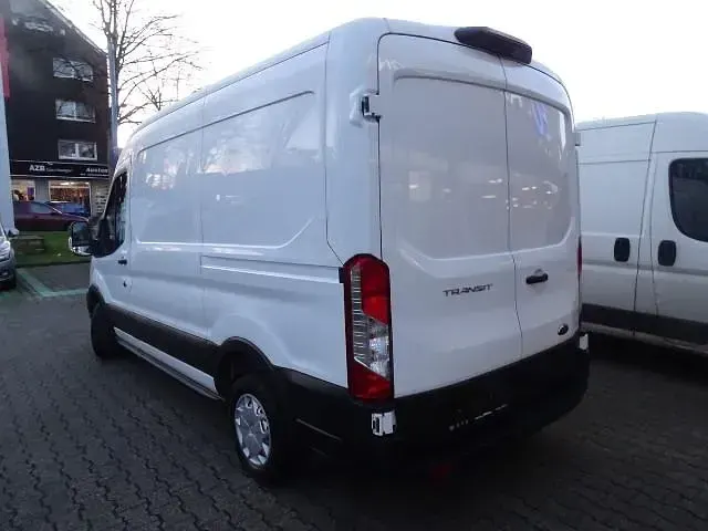 Gebraucht Ford Transit Trend 131 PS (96 kW) 2022 Frostweiss Van