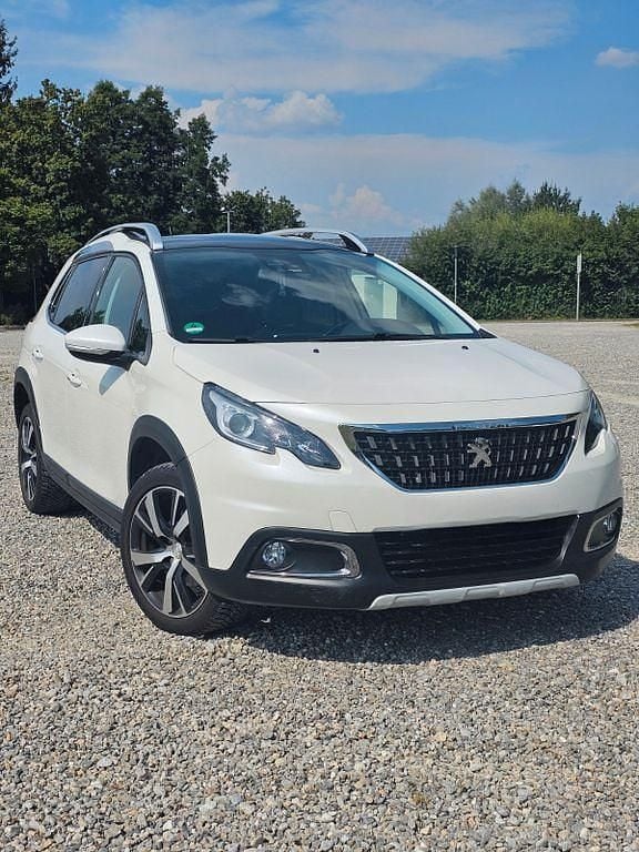 Weiß Gebraucht 2017 Peugeot 2008 SUV | 11.990 € (Etwas zu teuer) - Bild 1/4