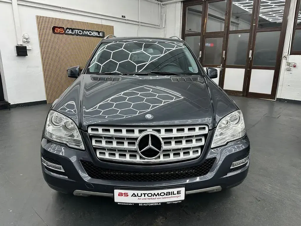 Gebraucht Mercedes ML300 204 PS (150 kW) 2011 Grau SUV
