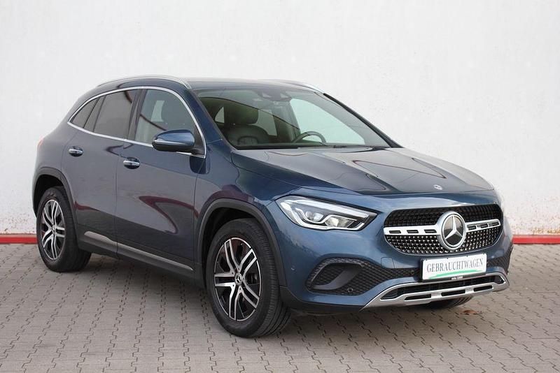 Gebraucht Mercedes GLA200 Progressive 163 PS (119 kW) 2020 Denimblau metalliclack 667u SUV