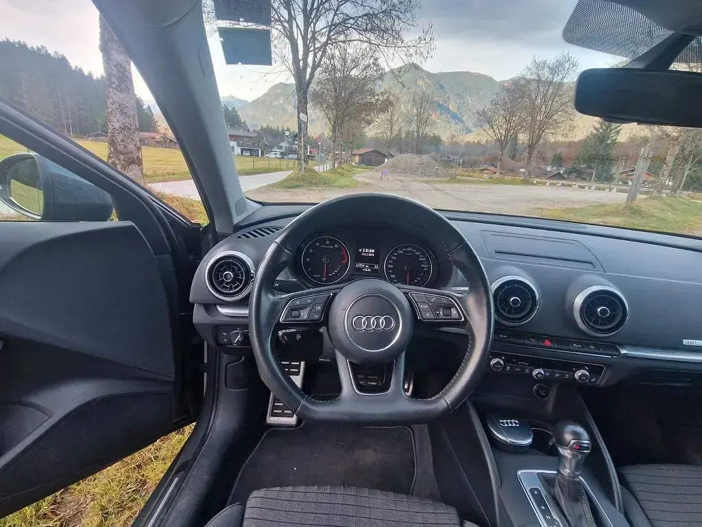 Gebraucht Audi A3 Sport 150 PS (110 kW) 2017 Grau Limousine