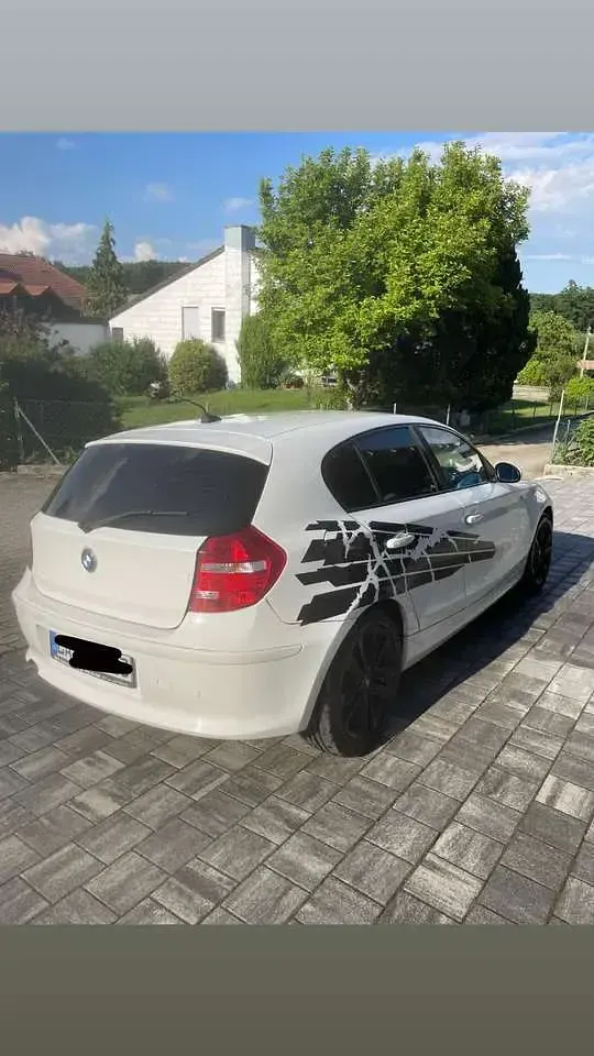 Gebraucht BMW 116 122 PS (89 kW) 2008 Weiß Kleinwagen