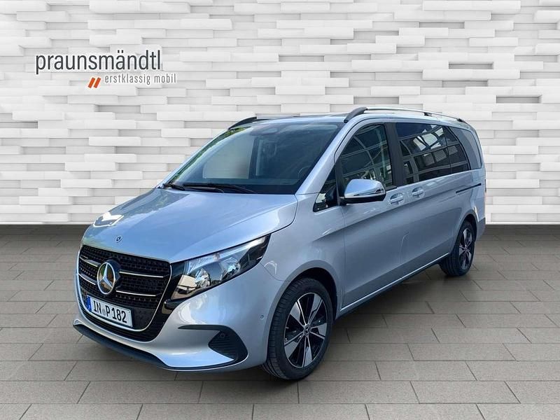 Hightechsilber Gebraucht 2024 Mercedes V250 Style Van / Kleinbus | 67.800 € (Guter Preis) - Bild 1/4