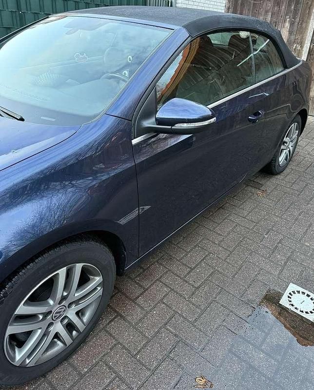 Gebraucht VW Golf Cabriolet Basis 105 PS (77 kW) 2014 Blau Cabrio
