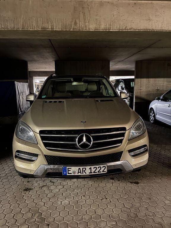 Second-hand Mercedes ML250 204 CP (150 kW) 2012 Auriu SUV