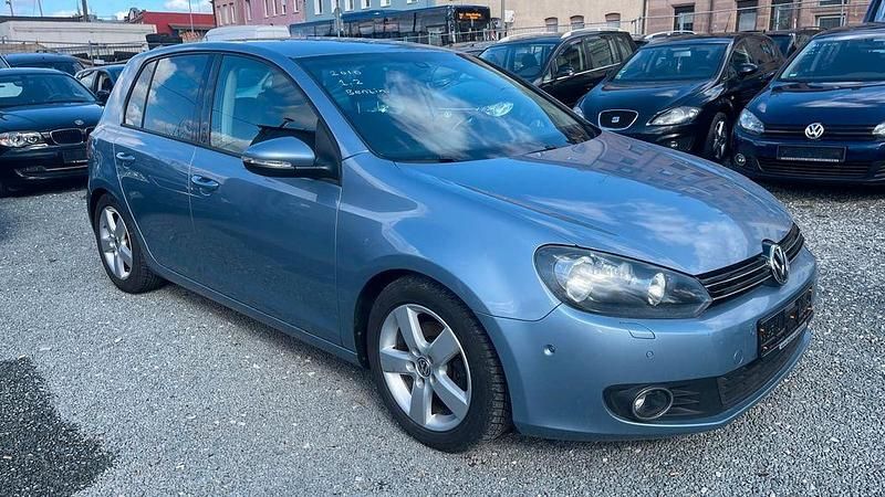 Gebraucht VW Golf VI Team 105 PS (77 kW) 2010 Blau Kleinwagen