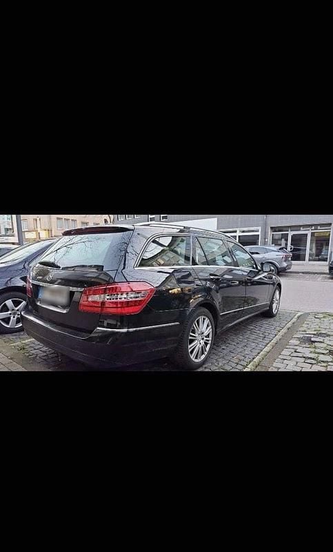 Gebraucht Mercedes E200 Elegance 184 PS (135 kW) 2012 Schwarz Kombi