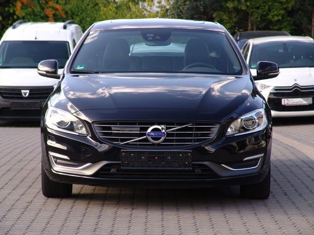 Gebraucht Volvo V60 Summum 181 PS (133 kW) 2015 Schwarz metallic Kombi