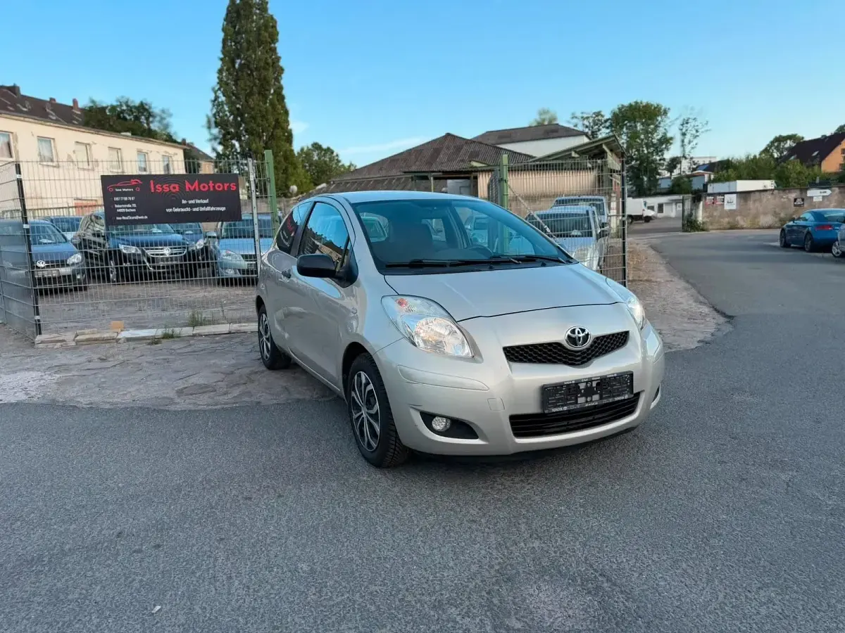 Gebraucht Toyota Yaris Cool 101 PS (74 kW) 2009 Gold Kleinwagen