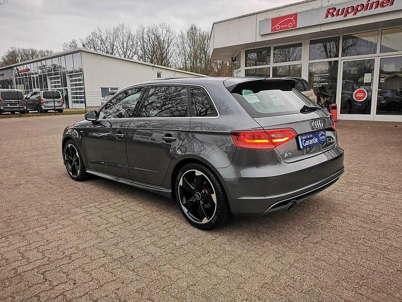 Gebraucht Audi A3 Exclusive 110 PS (80 kW) 2015 Grau Limousine