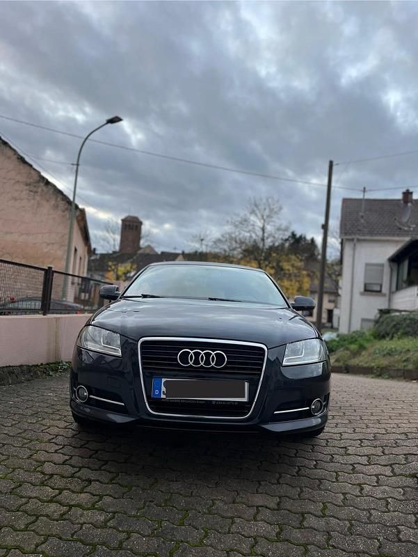 Schwarz Gebraucht 2011 Audi A3 Coupé | 8.300 € (Teuer) - Bild 1/4