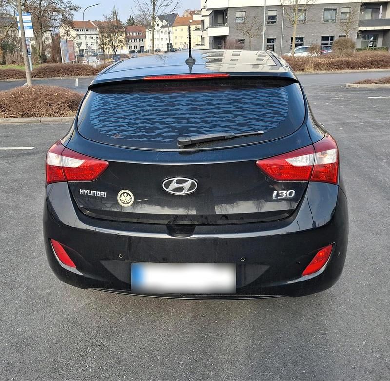 Gebraucht Hyundai i30 110 PS (80 kW) 2014 Schwarz Limousine