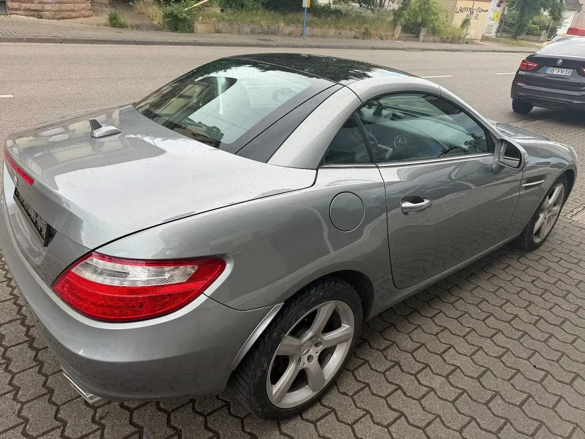 Gebraucht Mercedes SLK250 204 PS (150 kW) 2012 Silber Cabrio