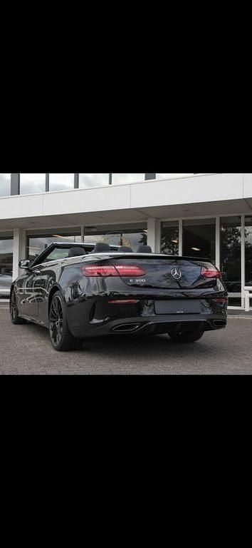 Gebraucht Mercedes E300 AMG 258 PS (189 kW) 2023 Schwarz Cabrio