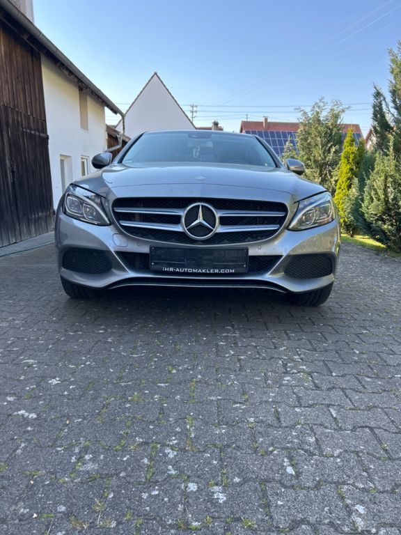 Grau Gebraucht 2015 Mercedes C250 Limousine | 17.600 € (Guter Preis) - Bild 1/4