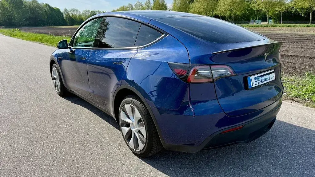Used Tesla Model Y 378 kW (514 HP) 2022 Blue SUV