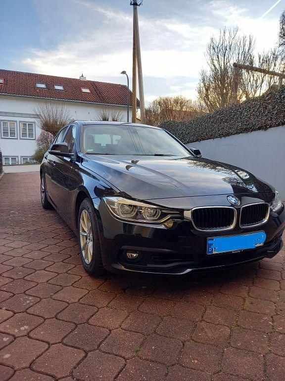 Gebraucht BMW 320 184 PS (135 kW) 2016 Schwarz Limousine