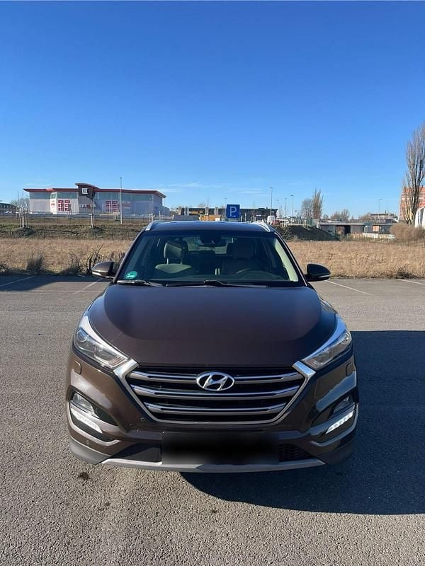 Gebraucht Hyundai Tucson 141 PS (103 kW) 2017 Braun SUV