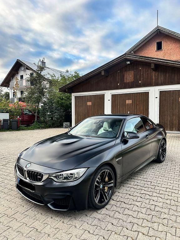 Schwarz Gebraucht 2015 BMW M4 Cabriolet Shadowline Cabrio | 49.999 € (Fairer Preis) - Bild 1/4