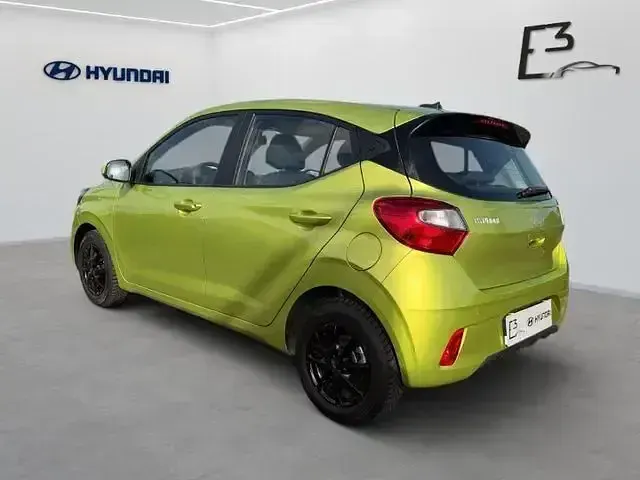 Gebraucht Hyundai i10 Comfort 63 PS (46 kW) 2024 Gelb Kleinwagen