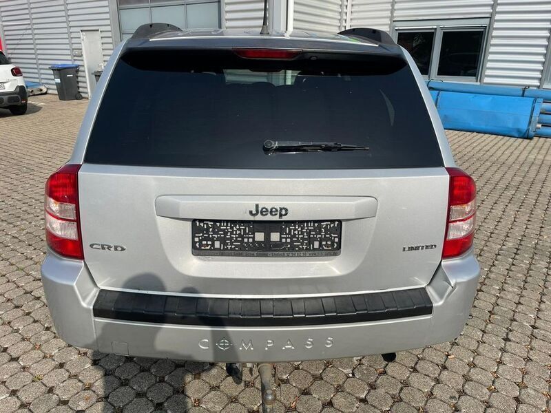 Gebraucht Jeep Compass Limited 140 PS (102 kW) 2008 Silber SUV