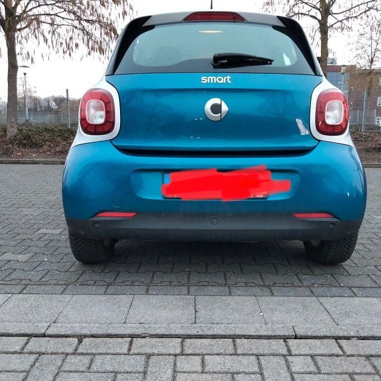 Gebraucht Smart ForFour 71 PS (52 kW) 2016 Schwarz Kleinwagen