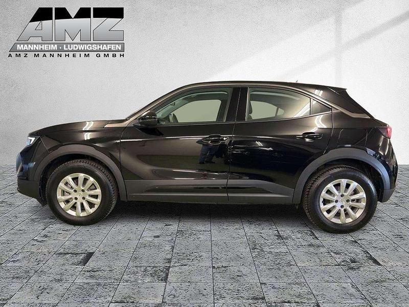 Gebraucht Opel Mokka-e Elegance 100 kW (136 PS) 2023 Lackierung schwarz perla nera/ SUV