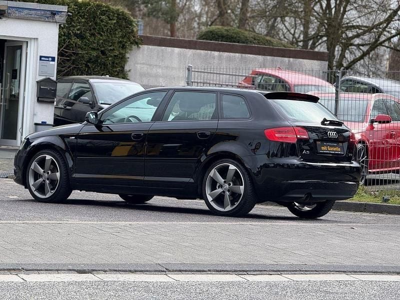 Second-hand Audi A3 S-Line 105 CP (77 kW) 2011 Negru Hatchback