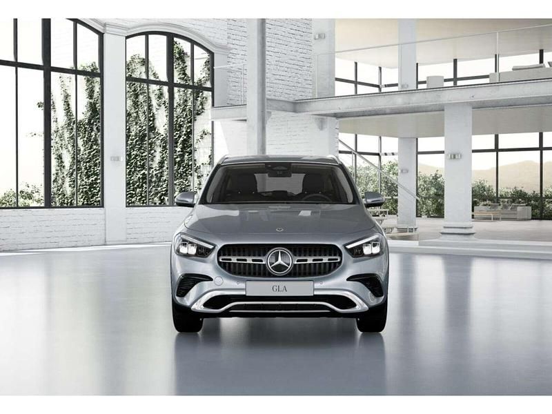 Gebraucht Mercedes GLA180 Progressive 136 PS (100 kW) 2024 Metalliclack hightechsilber SUV