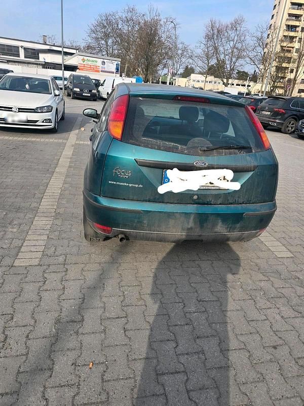 Gebraucht Ford Focus 115 PS (84 kW) 2002 Grün Kombi