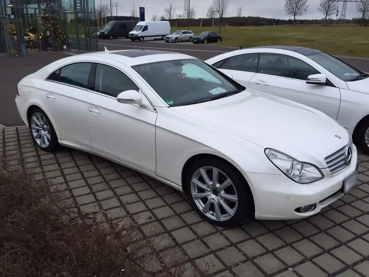 Gebraucht Mercedes CLS320 224 PS (164 kW) 2007 Weiß Coupé