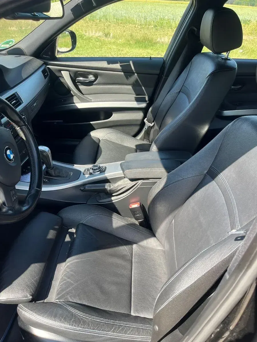 Gebraucht BMW 330 Exclusive 245 PS (180 kW) 2010 Schwarz Kombi