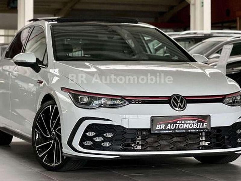 Weiss Gebraucht 2021 VW Golf VIII GTI Limousine | 32.490 € (Teuer) - Bild 1/4
