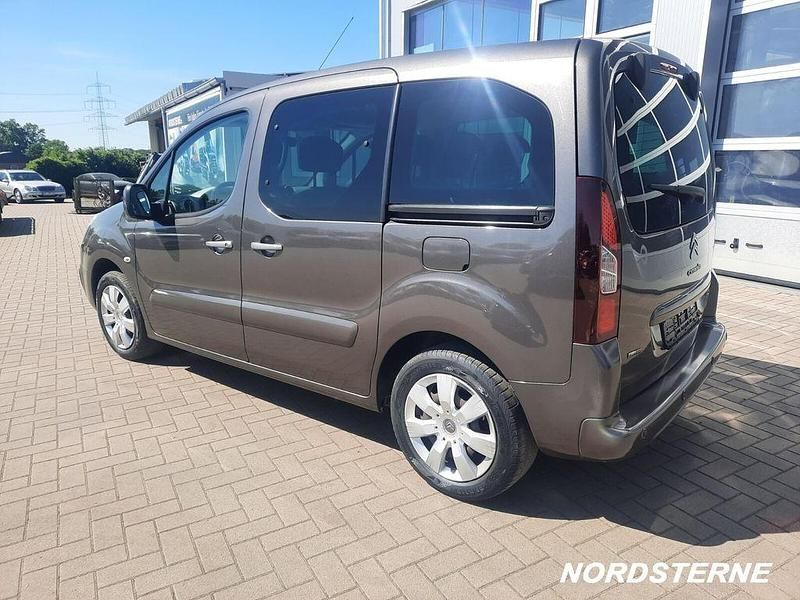Gebraucht Citroën Berlingo SELECTION 99 PS (72 kW) 2016 Lackierung moka/lackierung mi Van / Kleinbus