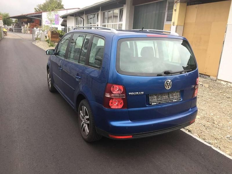 Gebraucht VW Touran Trendline 140 PS (102 kW) 2008 Blau Van / Kleinbus