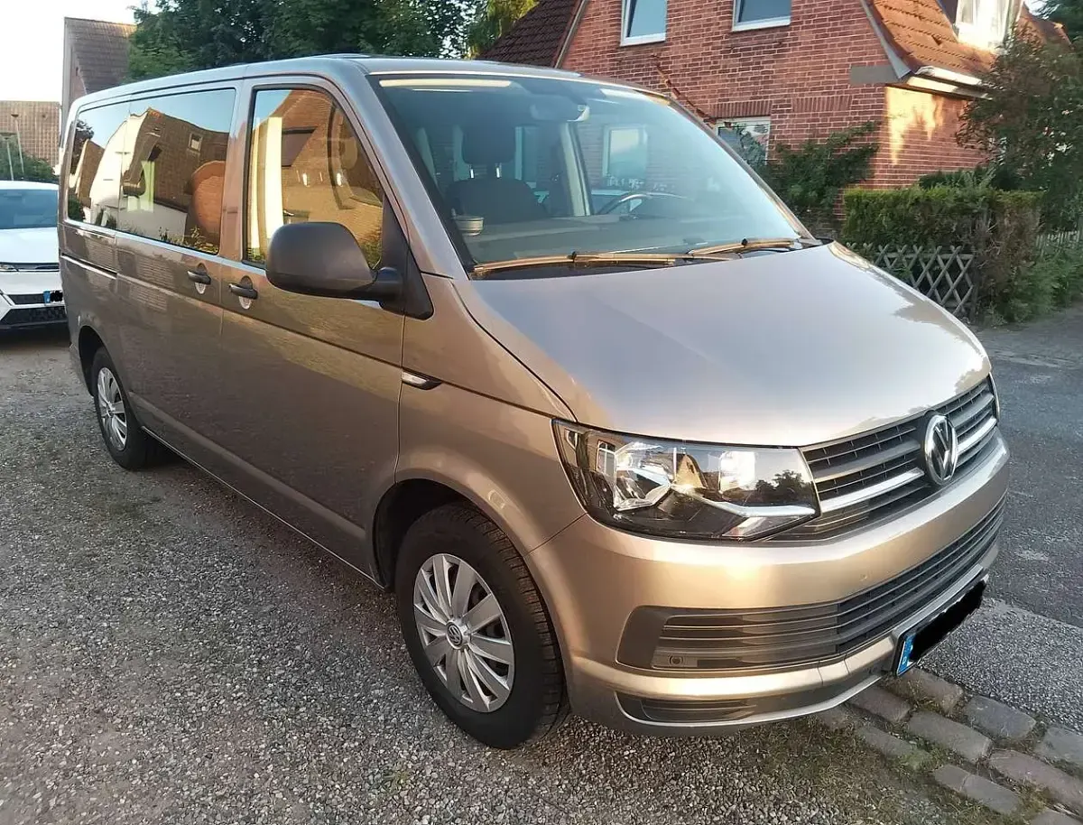 Gebraucht VW Multivan Trendline 102 PS (75 kW) 2017 Beige Van / Kleinbus