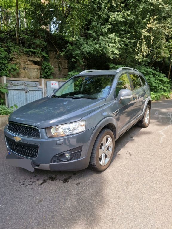 Grau Gebraucht 2011 Chevrolet Captiva LTZ SUV | 7.500 € (Guter Preis) - Bild 1/4