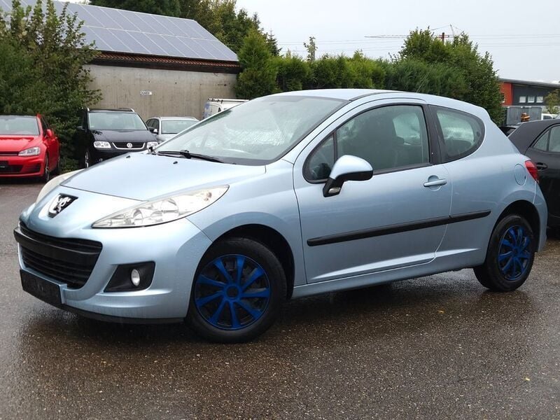 Gebraucht Peugeot 207 Filou 73 PS (53 kW) 2010 Silber Kleinwagen
